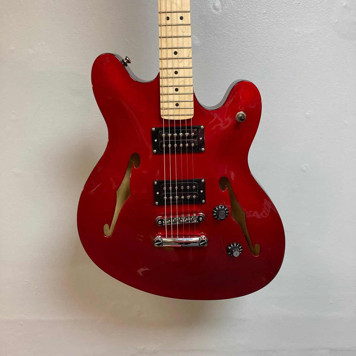 Squier Affinity Starcaster Candy Apple Red Refurb