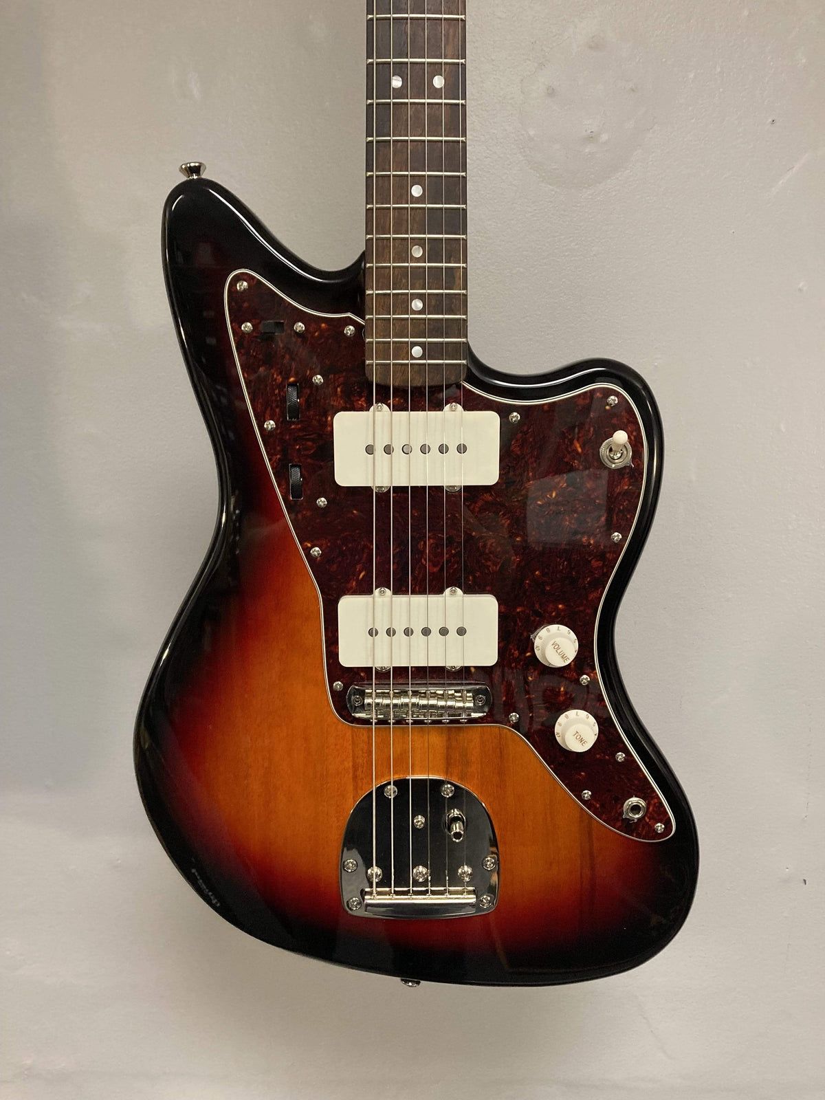 Squier Classic Vibe &#39;60s Jazzmaster Guitars on Main