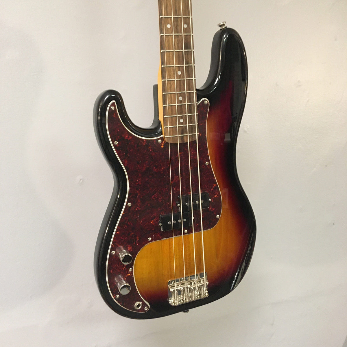 Squier Classic Vibe &#39;60s Precision Bass Left-handed...