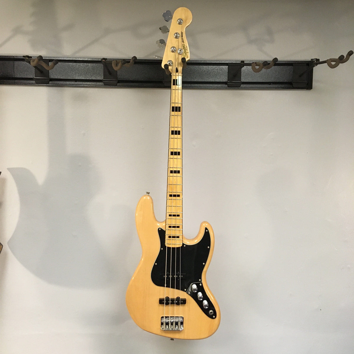Squier Classic Vibe &#39;70s Jazz Bass Natural