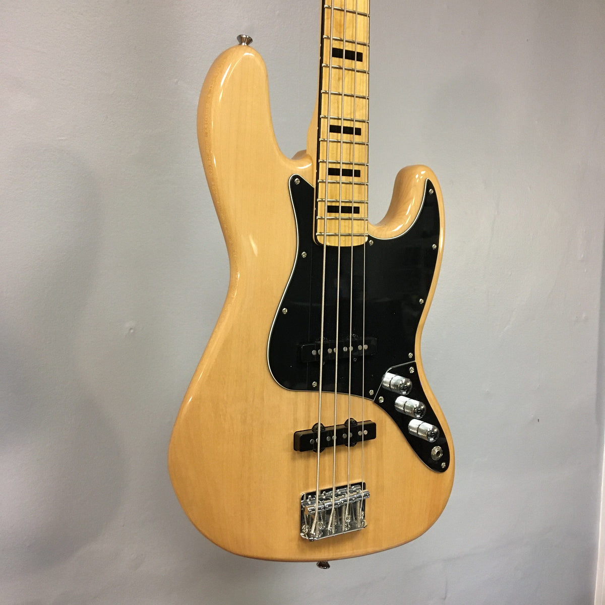 Squier Classic Vibe &#39;70s Jazz Bass Natural