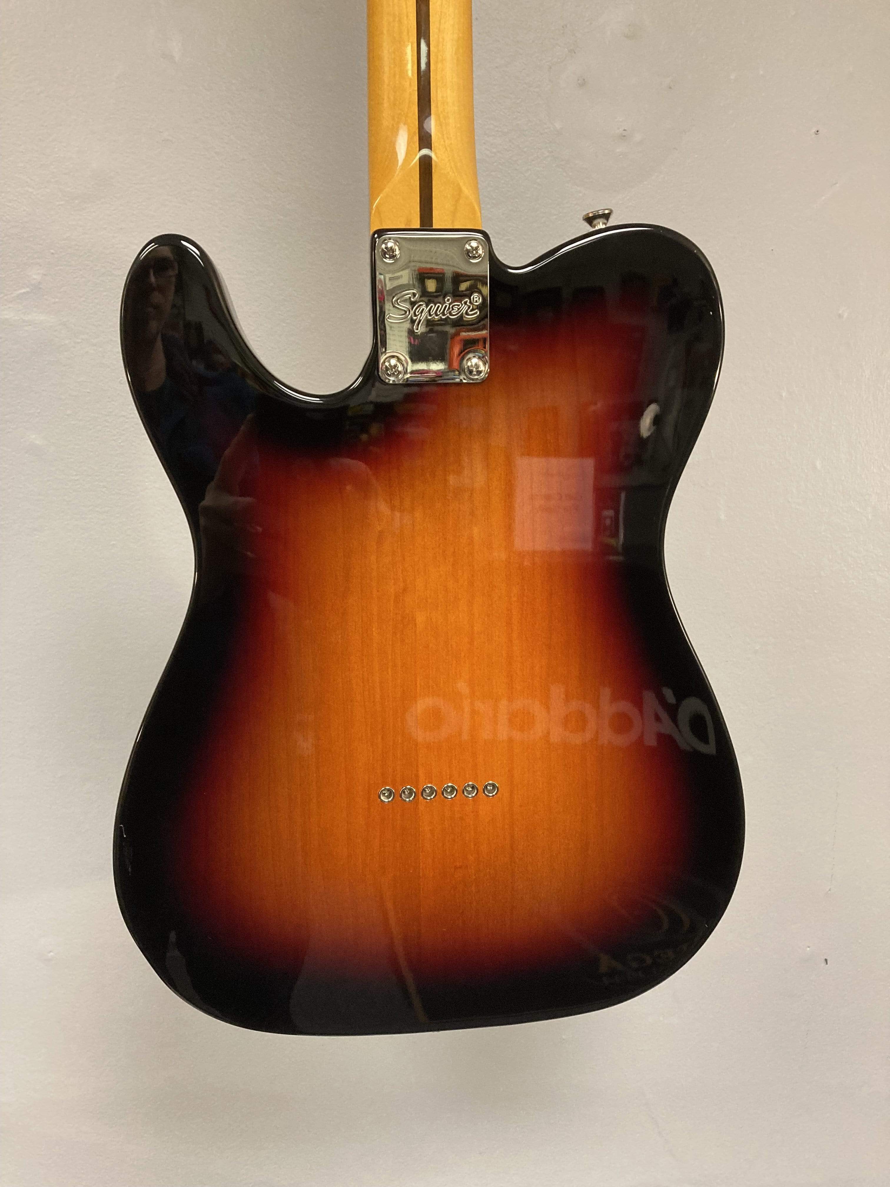 Squier Classic Vibe '70s Telecaster Thinline TBS Guitars...