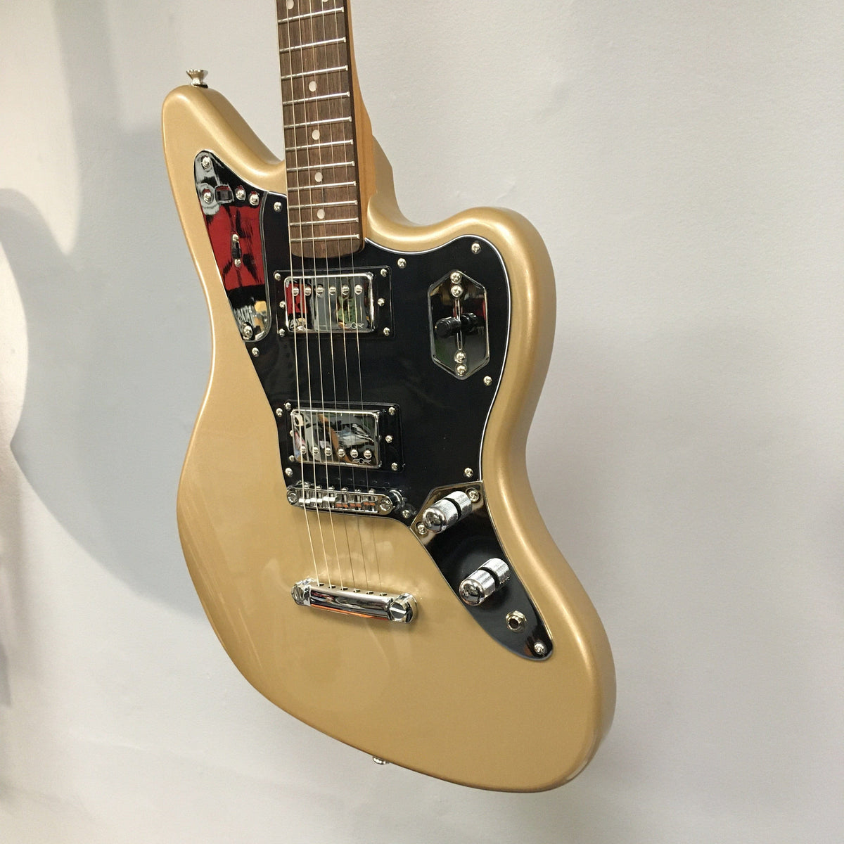 Squier Contemporary Jaguar HH ST - Shoreline Gold Guitars...