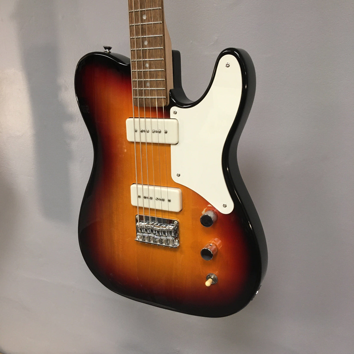 Squier Paranormal Baritone Cabronita Telecaster Sunburst...