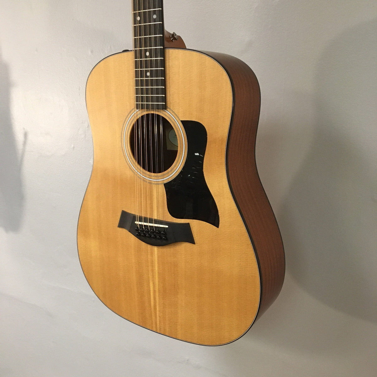 Taylor 150e 12 string w/GigBag Used Guitars on Main